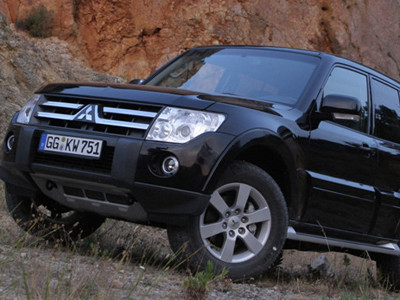 Шумоизоляция салона автомобиля Мицубиси Паджеро (Mitsubishi Pajero)